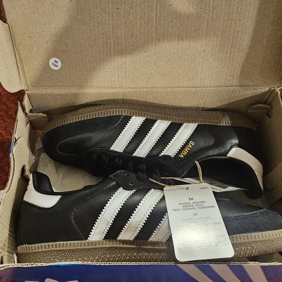 Adidas Black and White Samba OG Sneakers Iconic Design - Picture 5 of 5